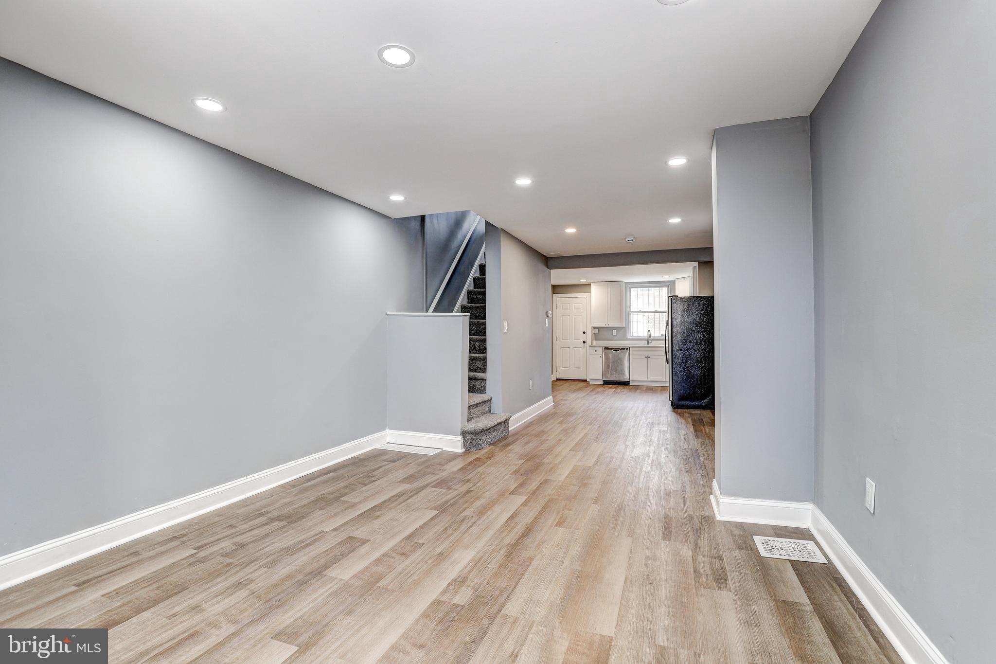 445 N ELLWOOD AVENUE