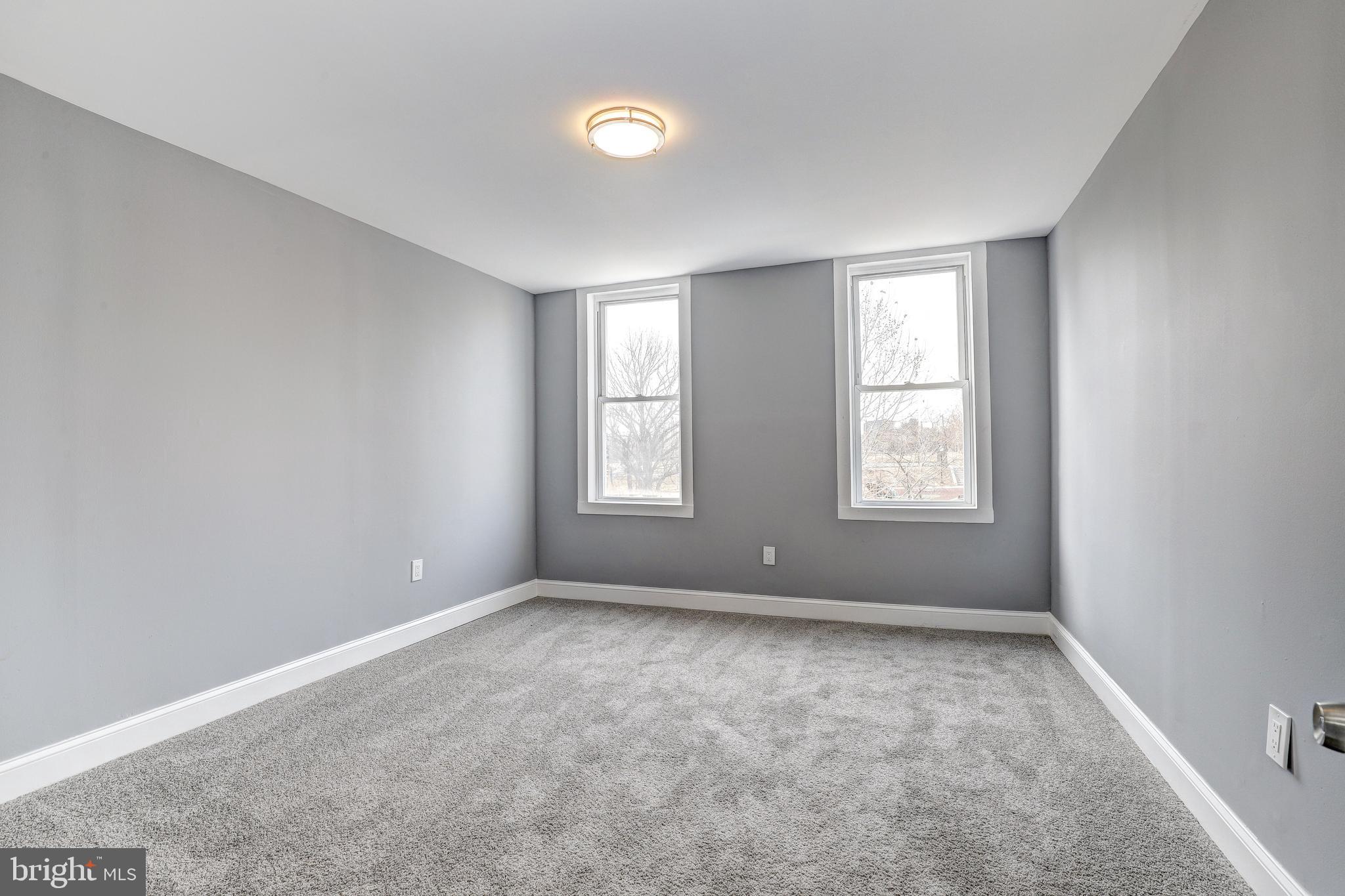 445 N ELLWOOD AVENUE