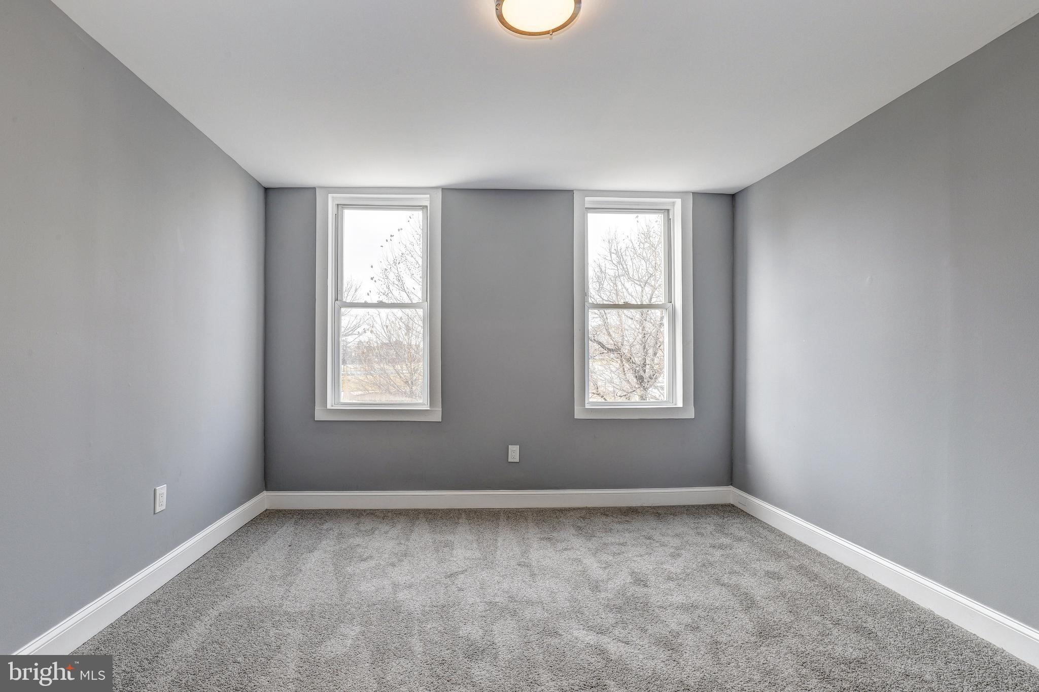 445 N ELLWOOD AVENUE