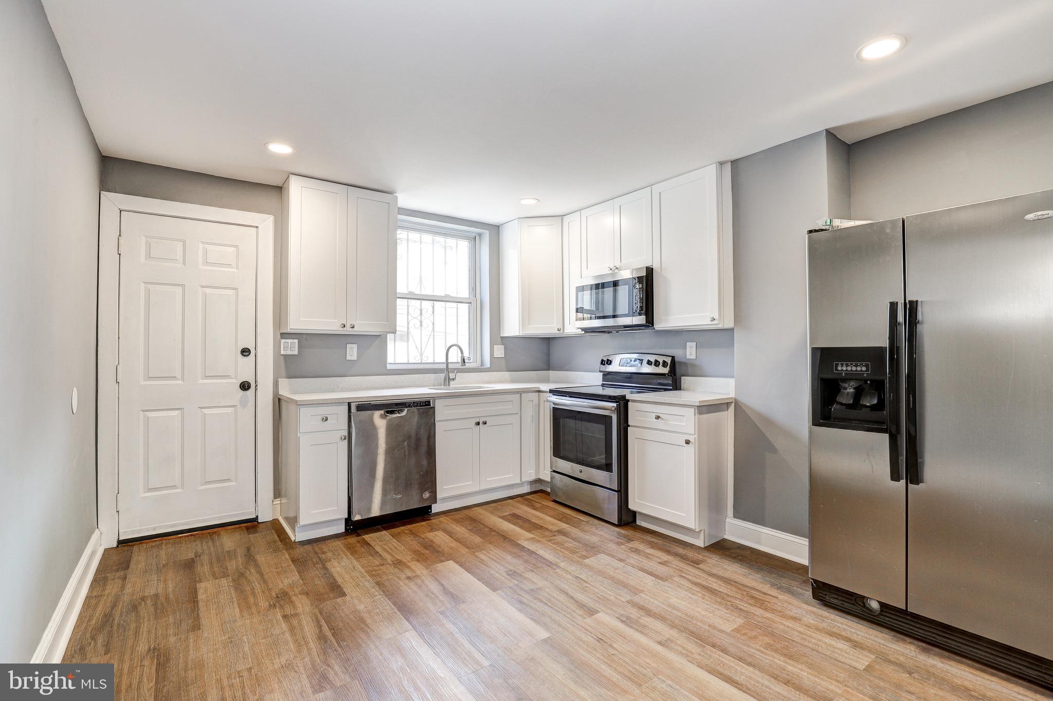 445 N ELLWOOD AVENUE