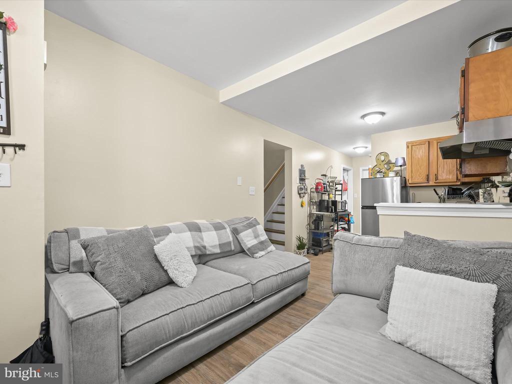 925 BENNETT PLACE