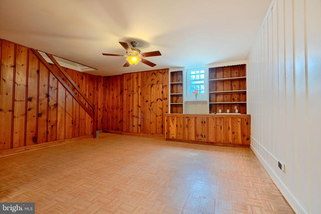 4918 LINDSAY ROAD