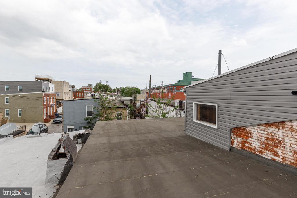 1729 LIGHT STREET