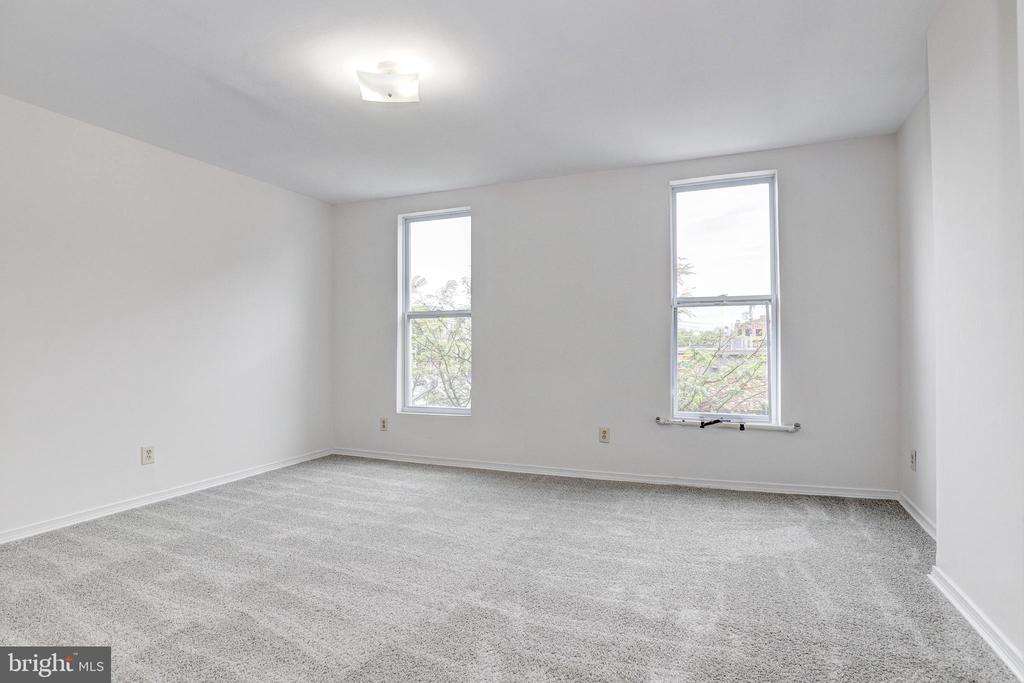 110 W HAMBURG STREET