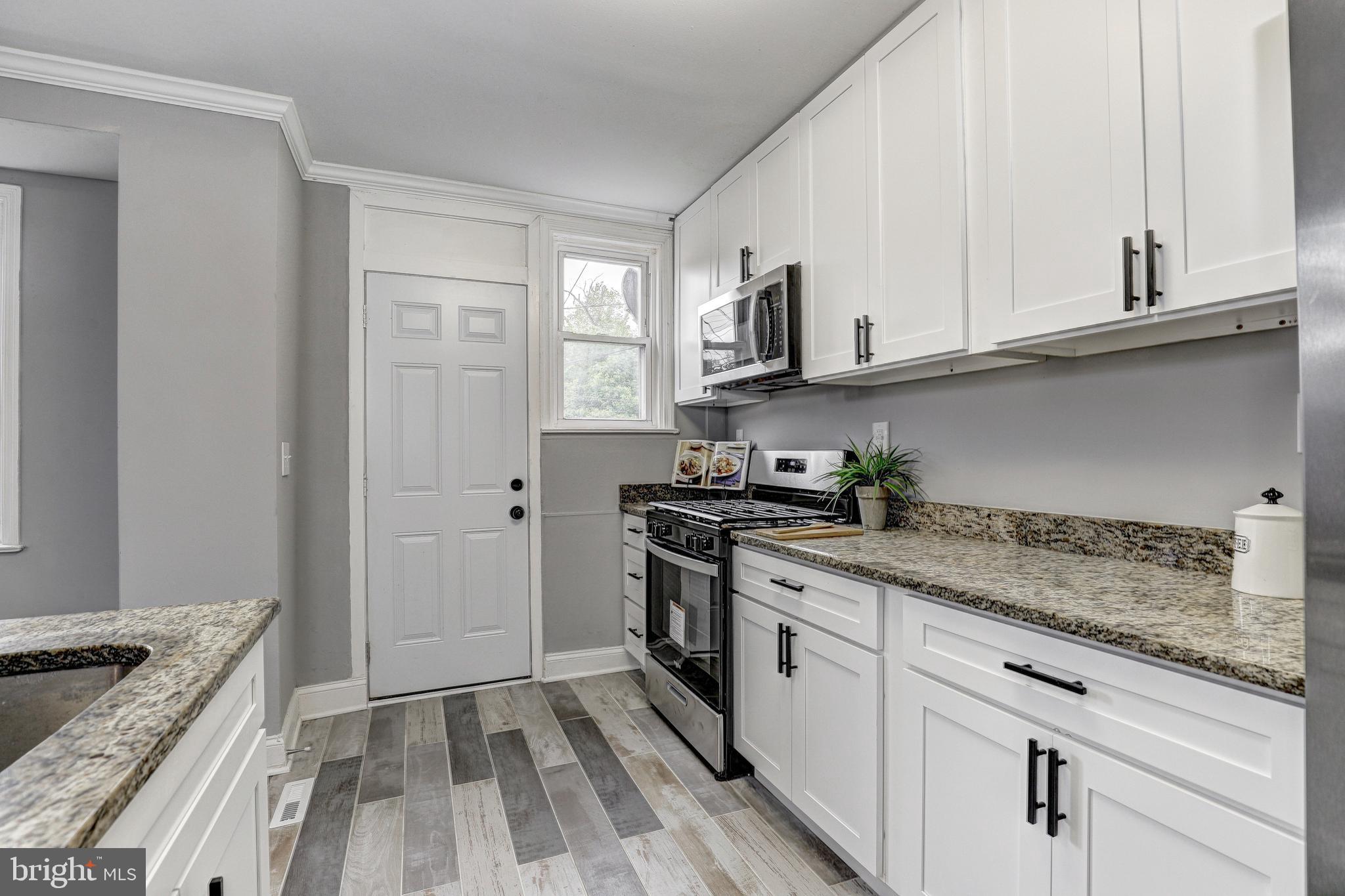 2503 W FOREST PARK AVENUE