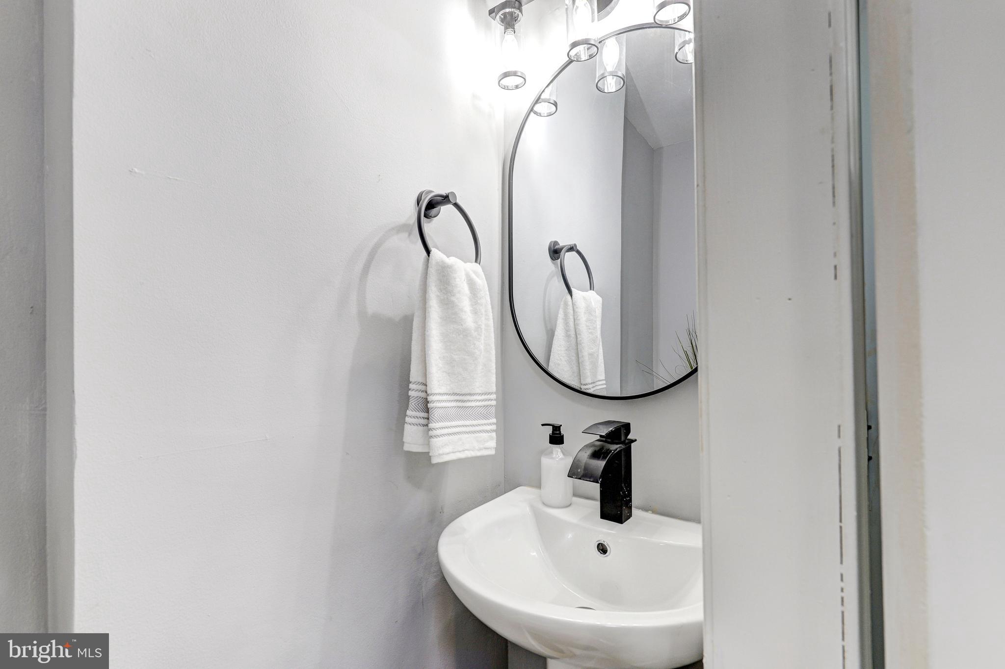 2503 W FOREST PARK AVENUE