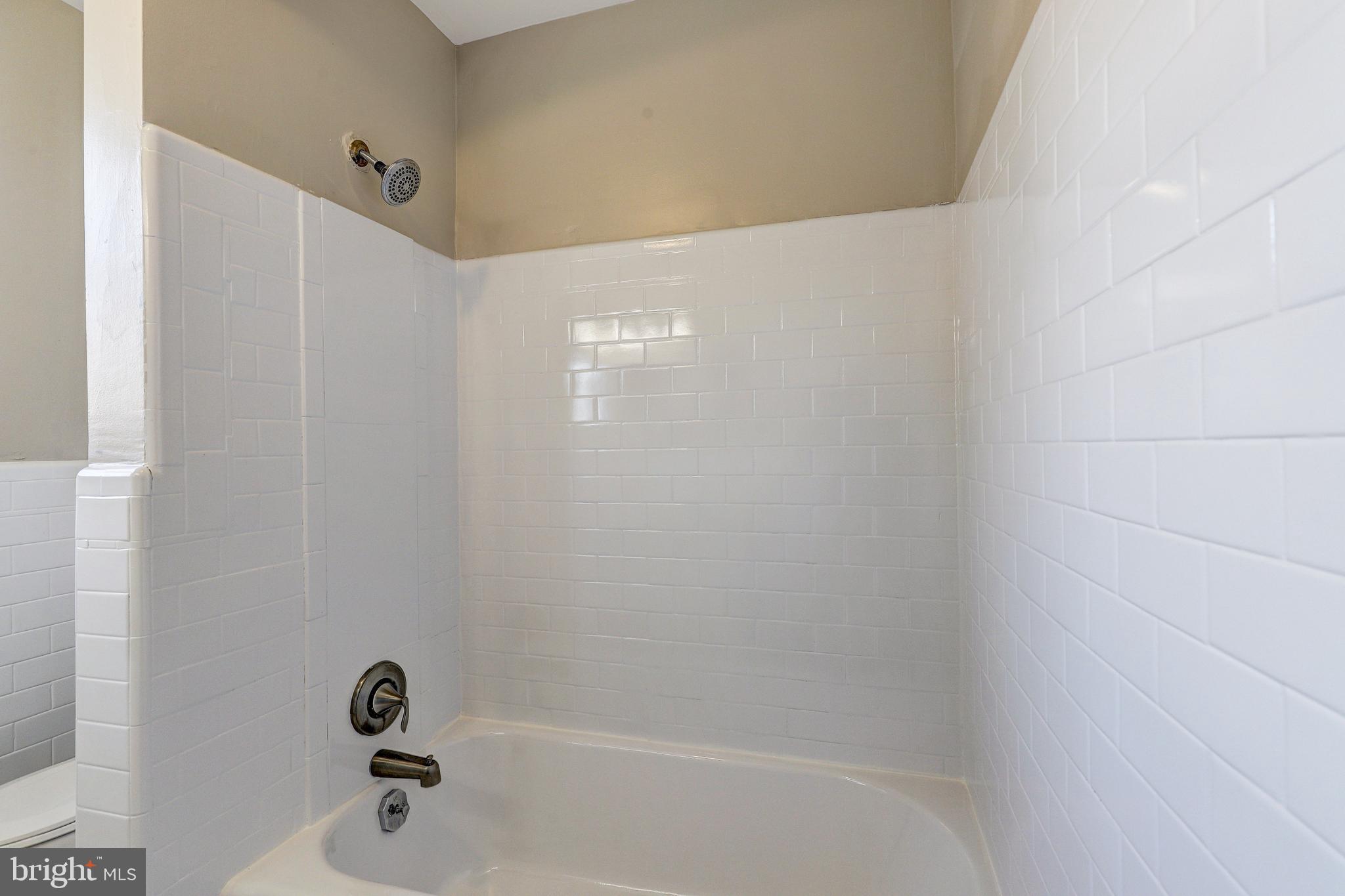 4317 SHAMROCK AVENUE