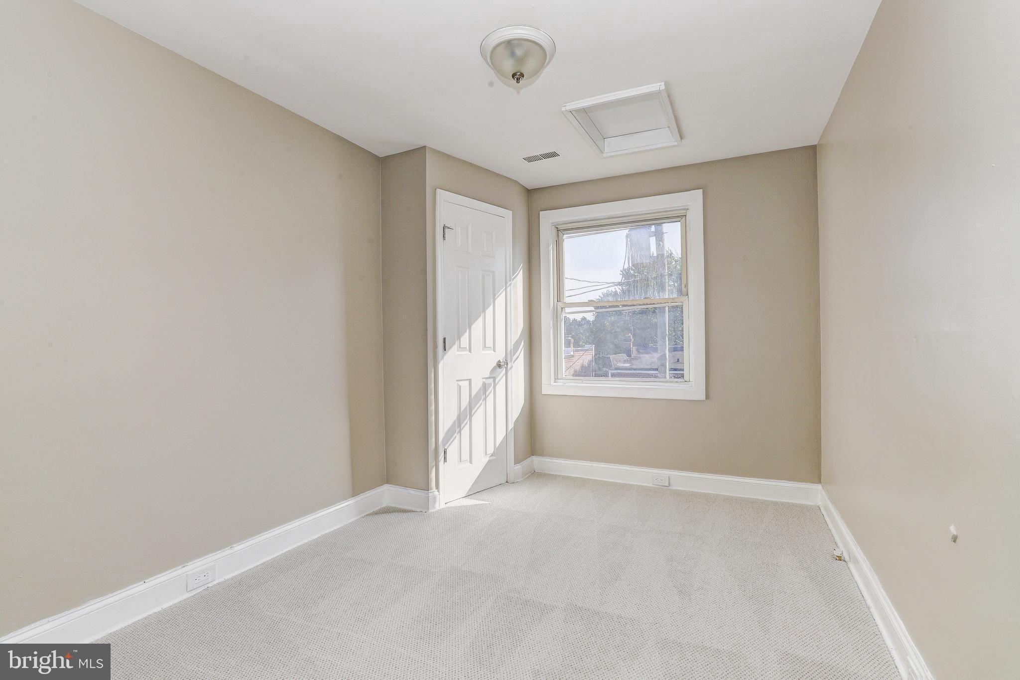 4317 SHAMROCK AVENUE