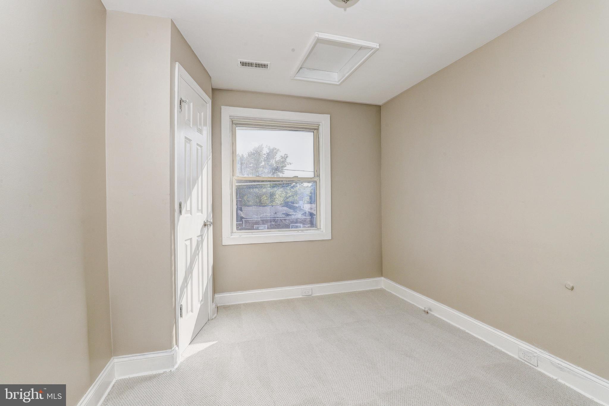 4317 SHAMROCK AVENUE