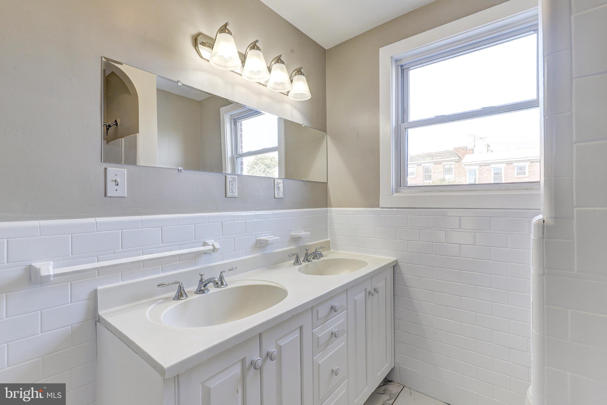 4317 SHAMROCK AVENUE