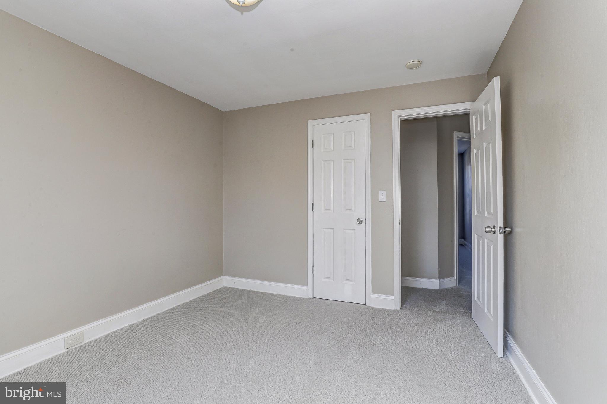 4317 SHAMROCK AVENUE