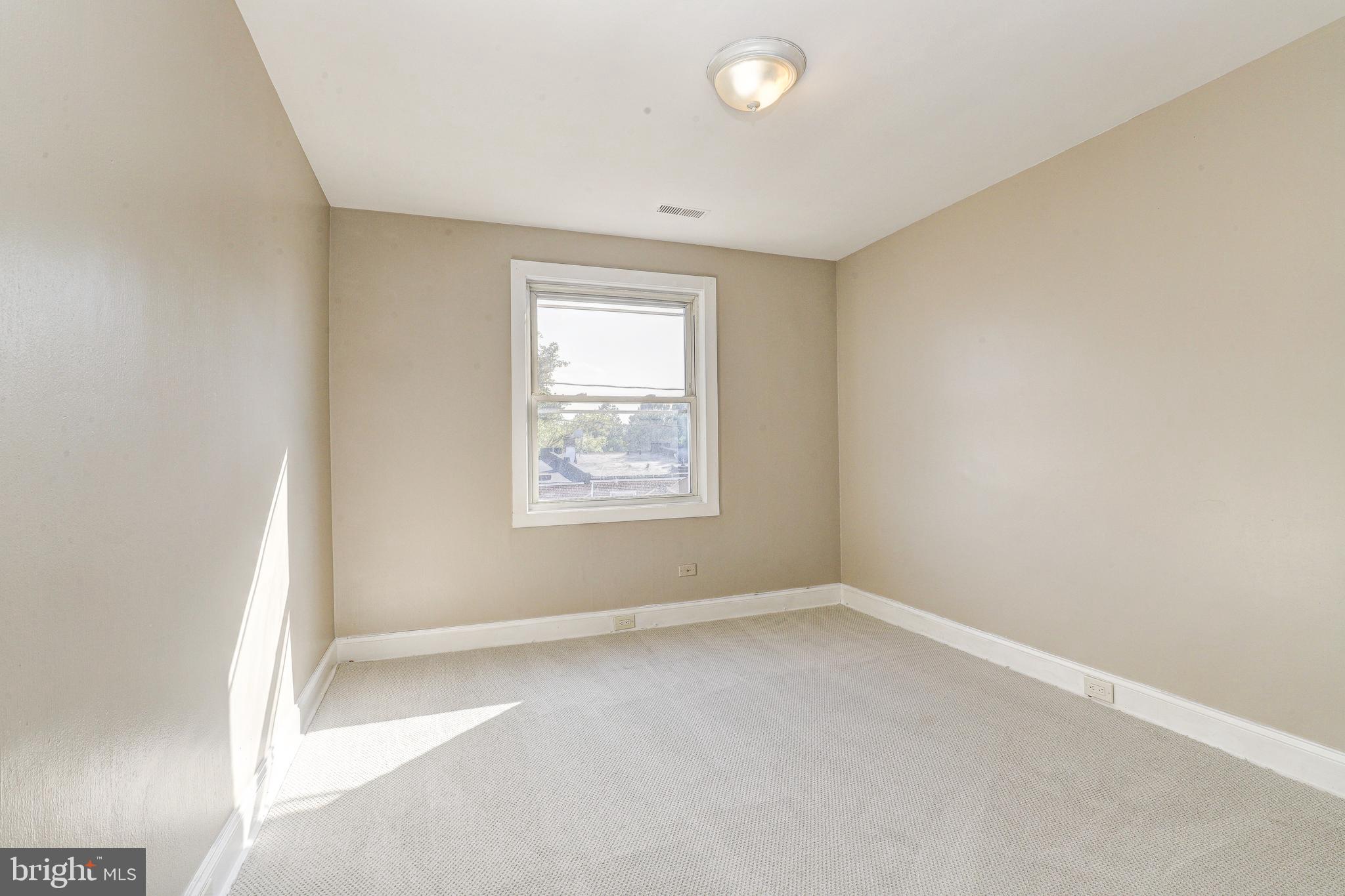 4317 SHAMROCK AVENUE