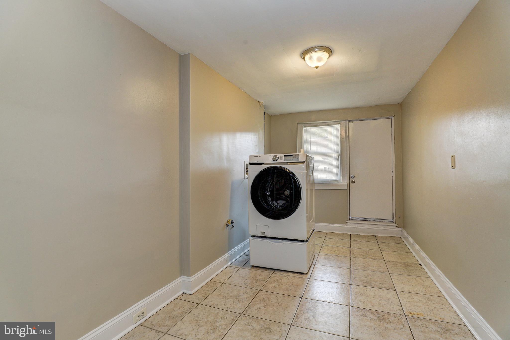 4317 SHAMROCK AVENUE