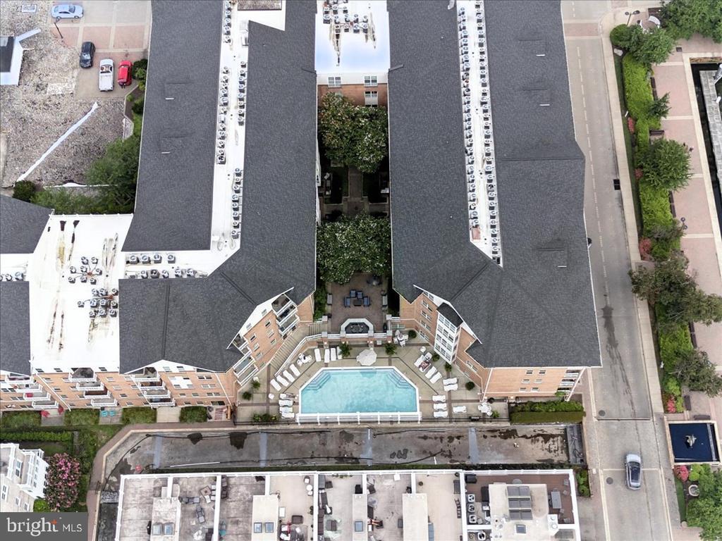 23 PIERSIDE DRIVE 319
