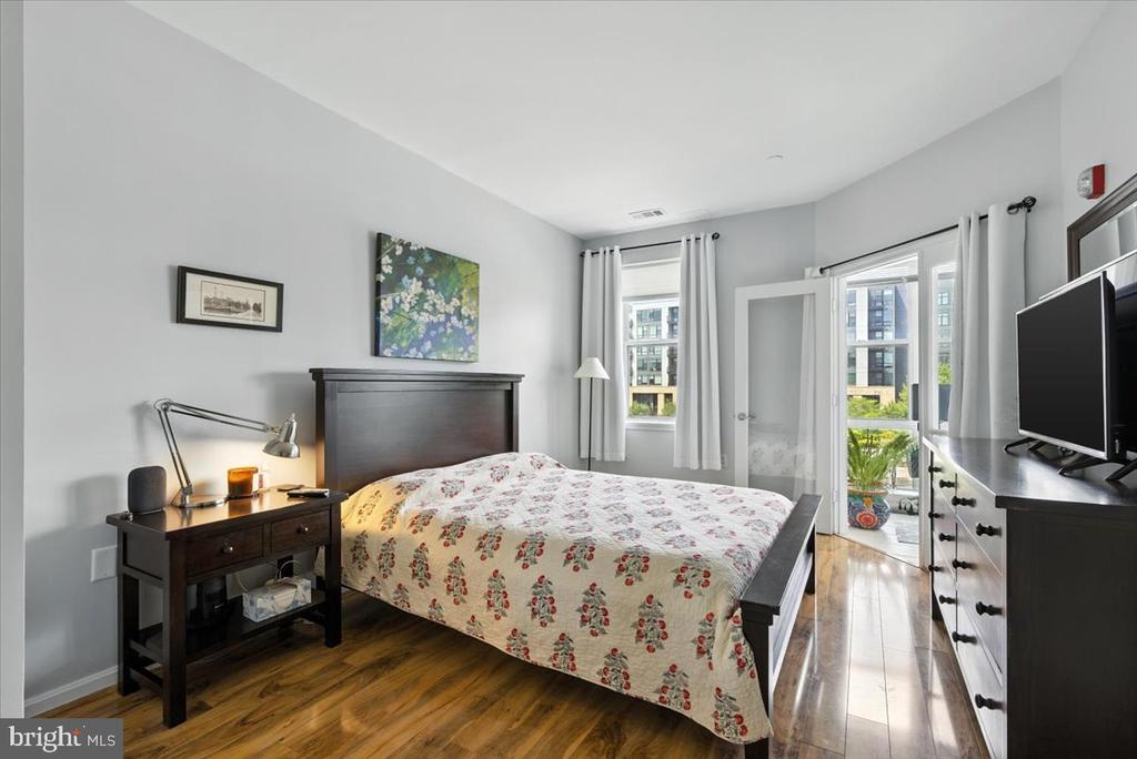 23 PIERSIDE DRIVE 319