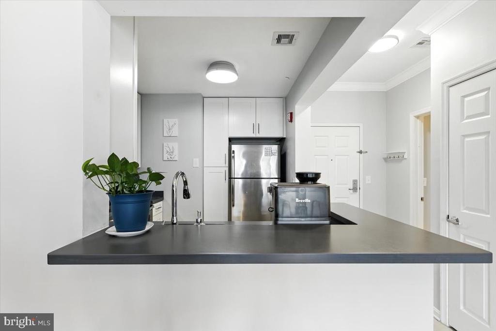 23 PIERSIDE DRIVE 319