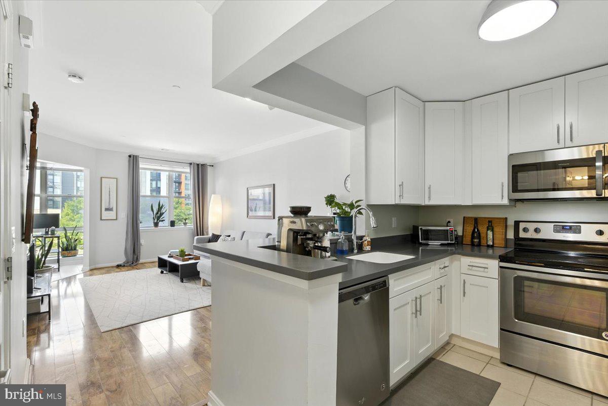 23 PIERSIDE DRIVE 319