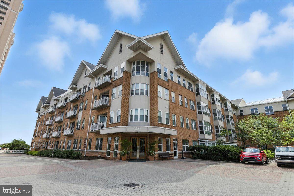 23 PIERSIDE DRIVE 319