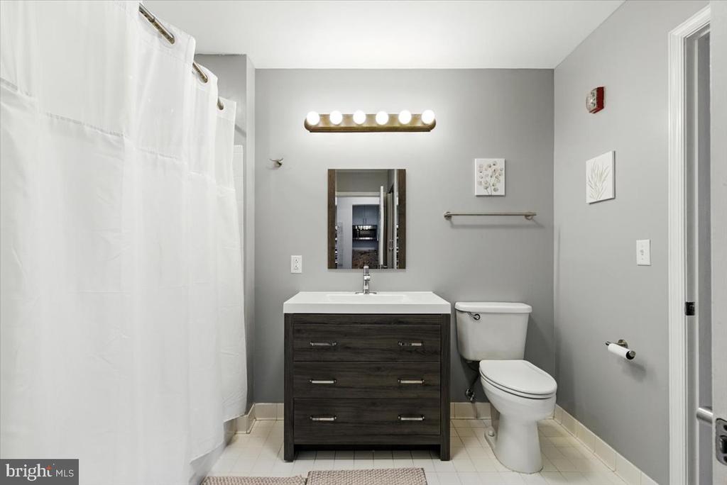 23 PIERSIDE DRIVE 319