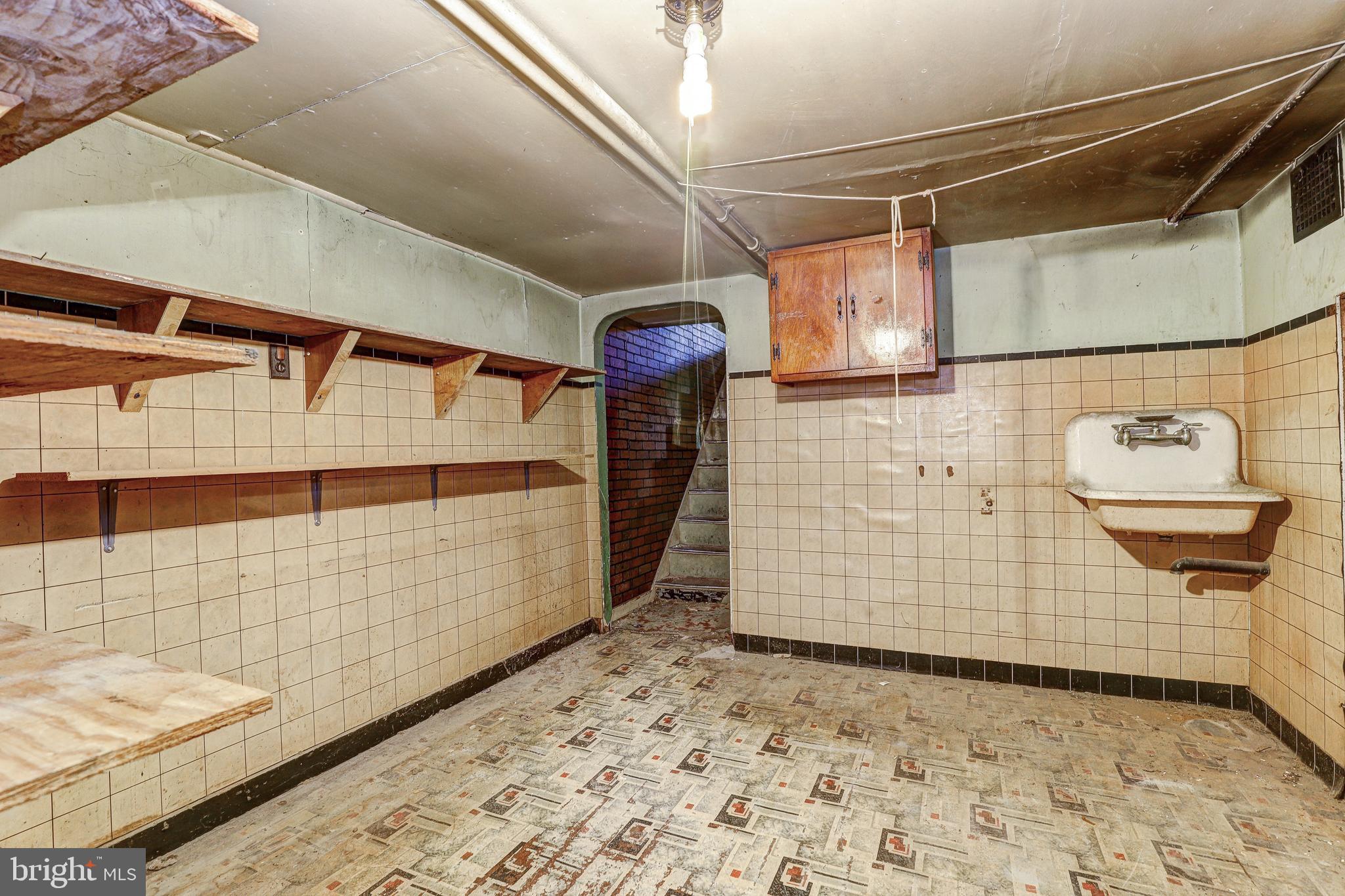 2607 HUNTINGDON AVENUE