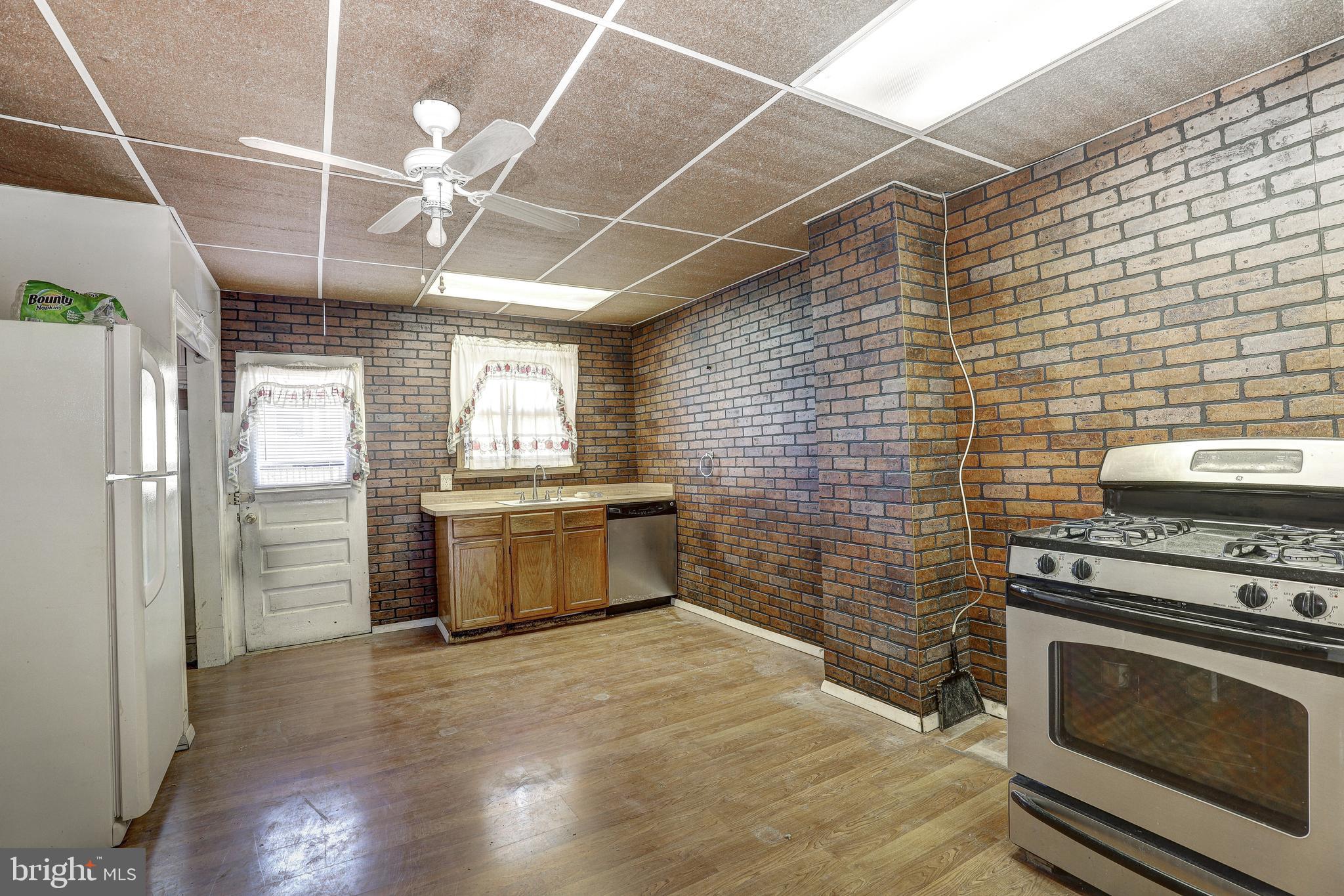 2607 HUNTINGDON AVENUE