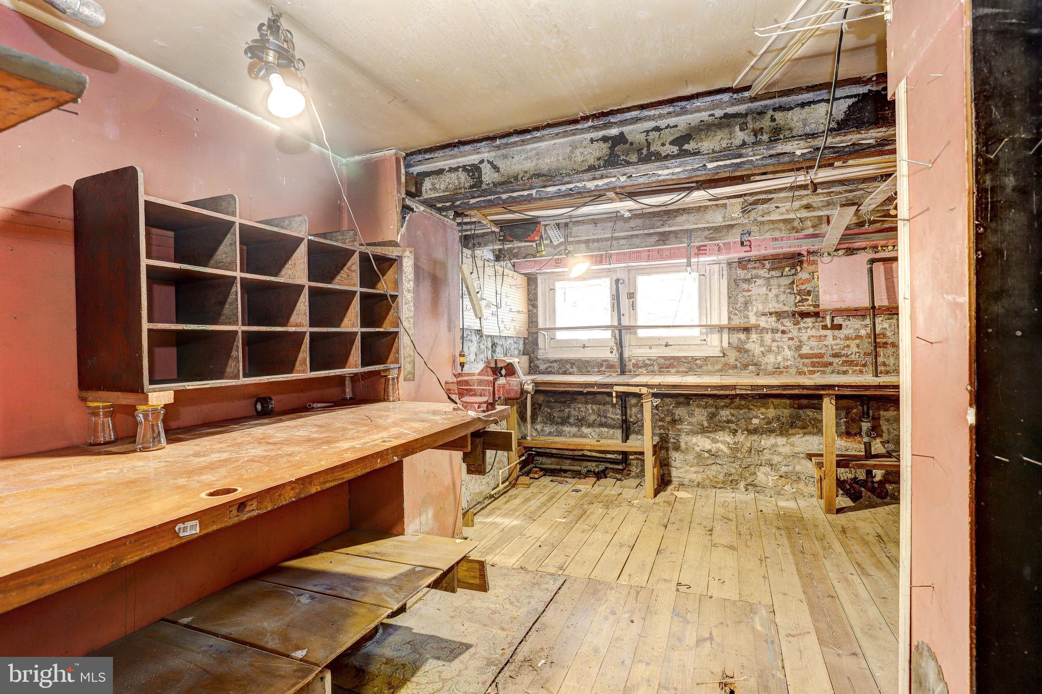 2607 HUNTINGDON AVENUE