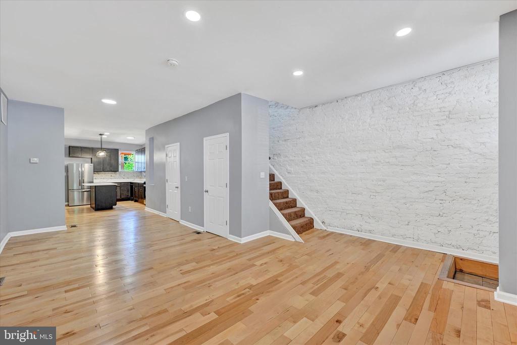 327 E 24TH STREET