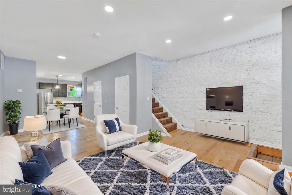 327 E 24TH STREET