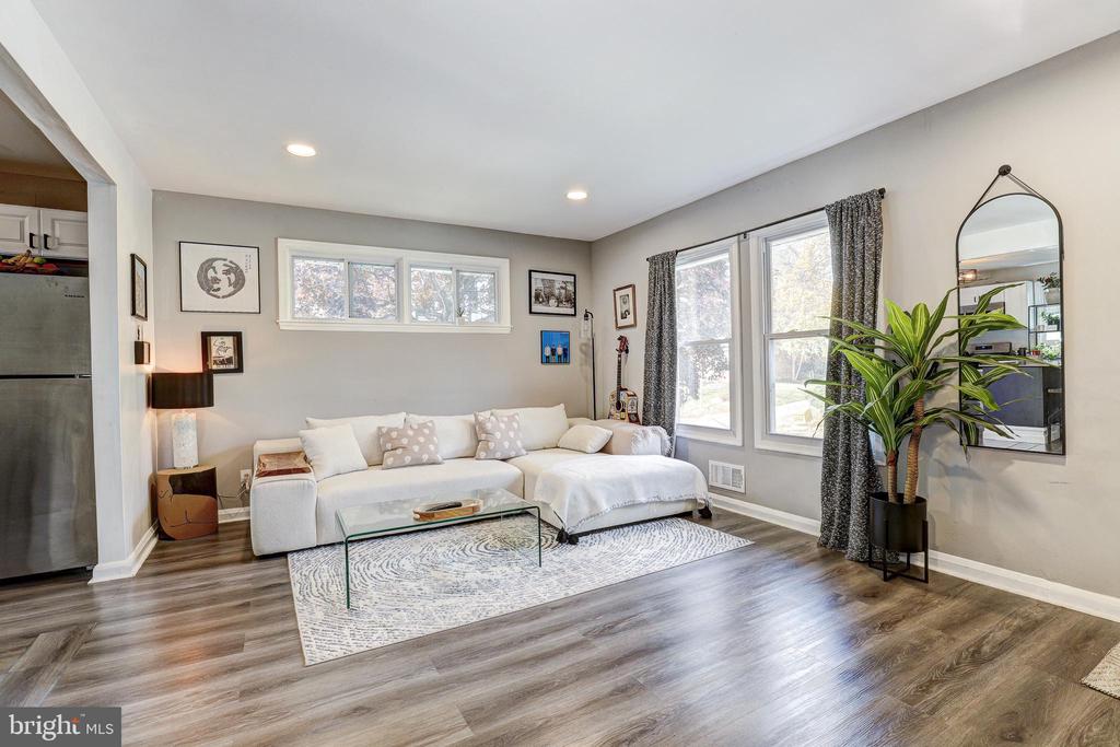1407 REDFERN AVENUE