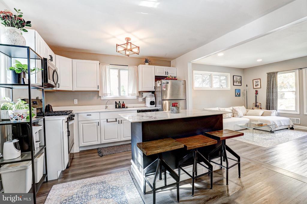 1407 REDFERN AVENUE