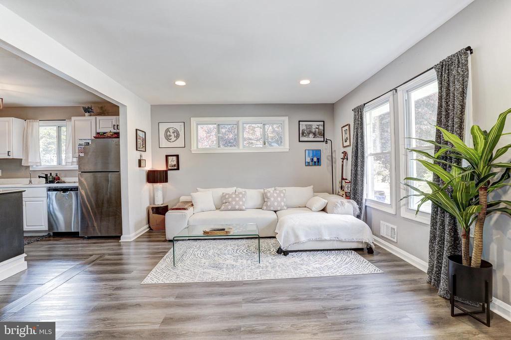 1407 REDFERN AVENUE