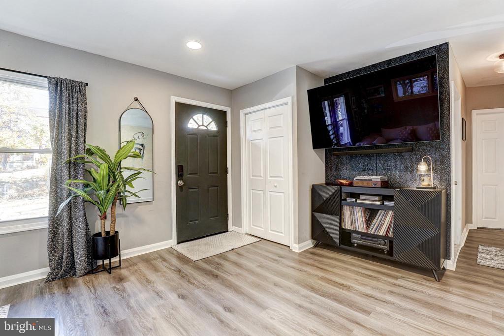 1407 REDFERN AVENUE