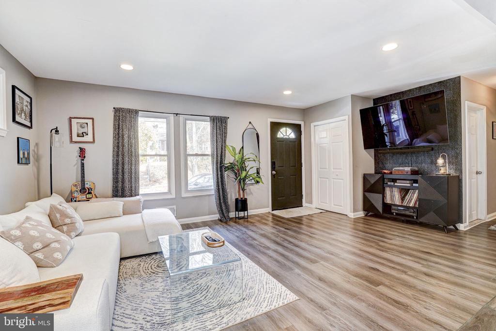 1407 REDFERN AVENUE