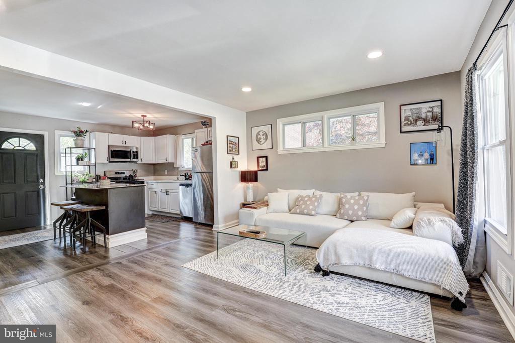1407 REDFERN AVENUE