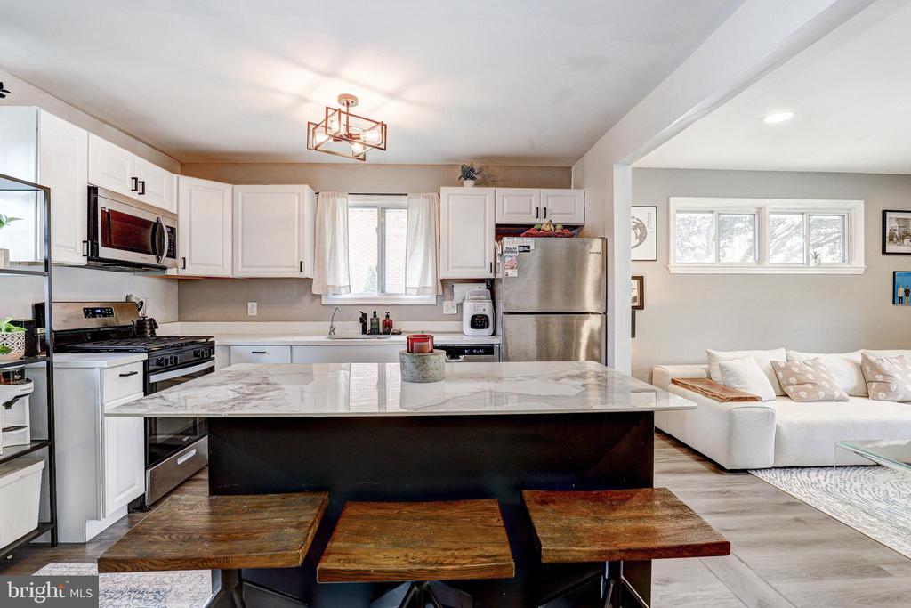 1407 REDFERN AVENUE