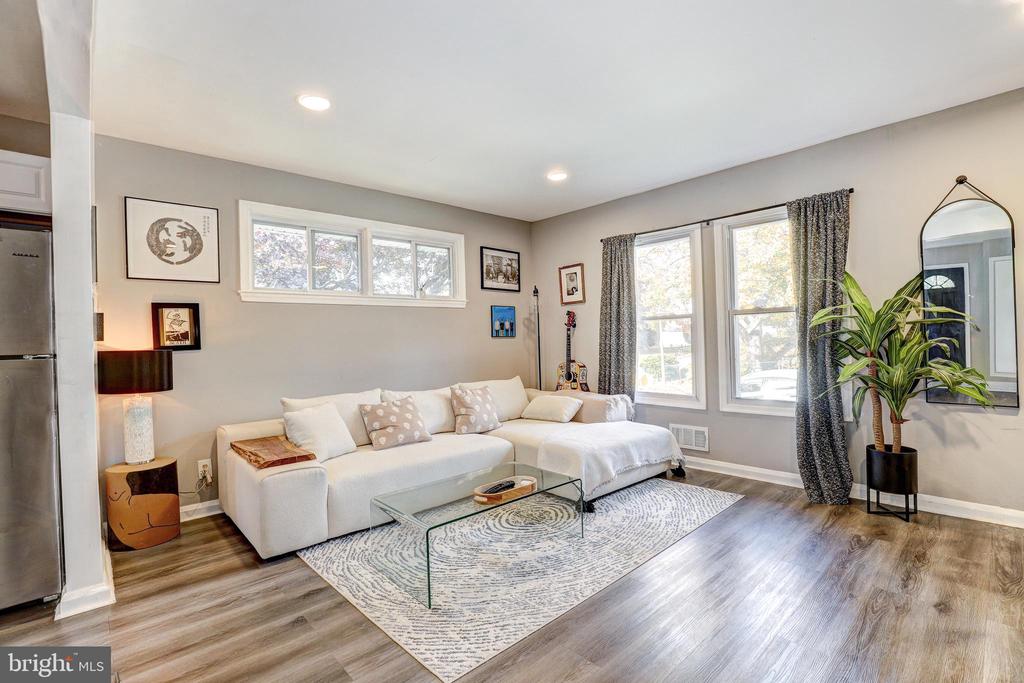1407 REDFERN AVENUE