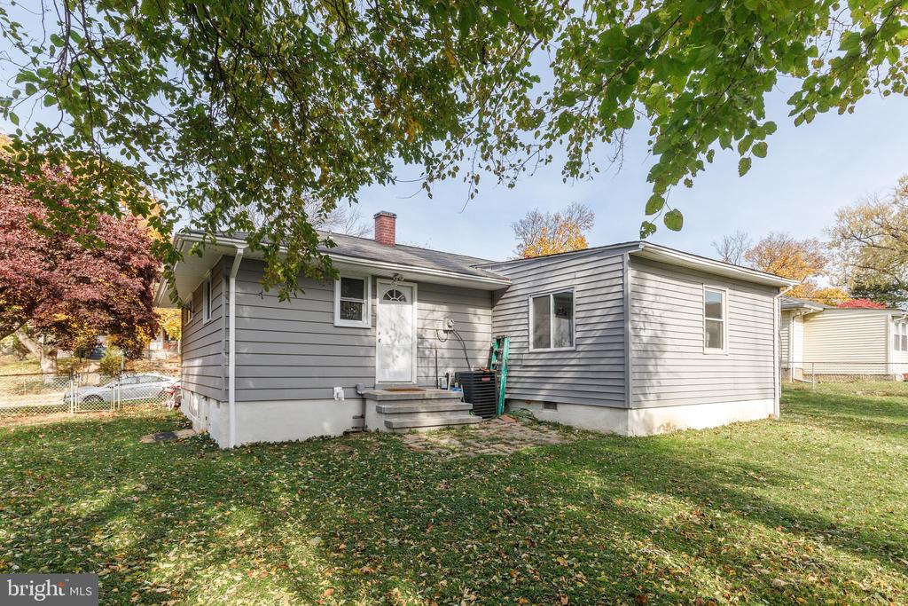 1407 REDFERN AVENUE