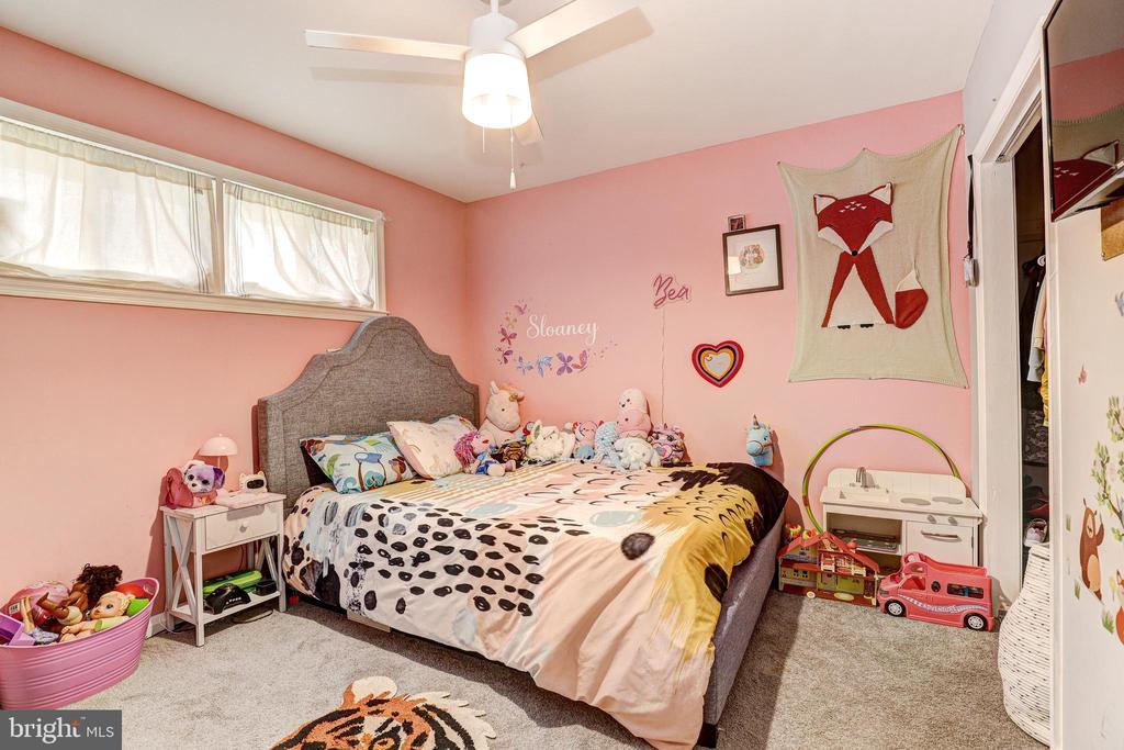 1407 REDFERN AVENUE