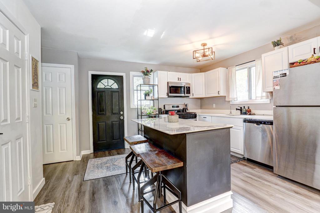 1407 REDFERN AVENUE