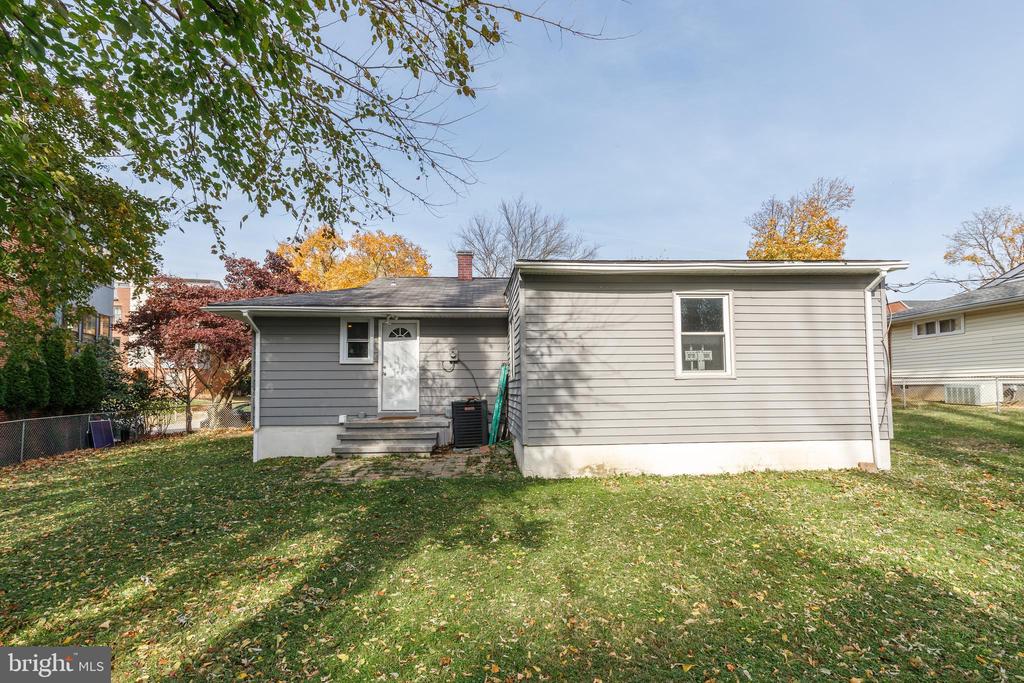 1407 REDFERN AVENUE