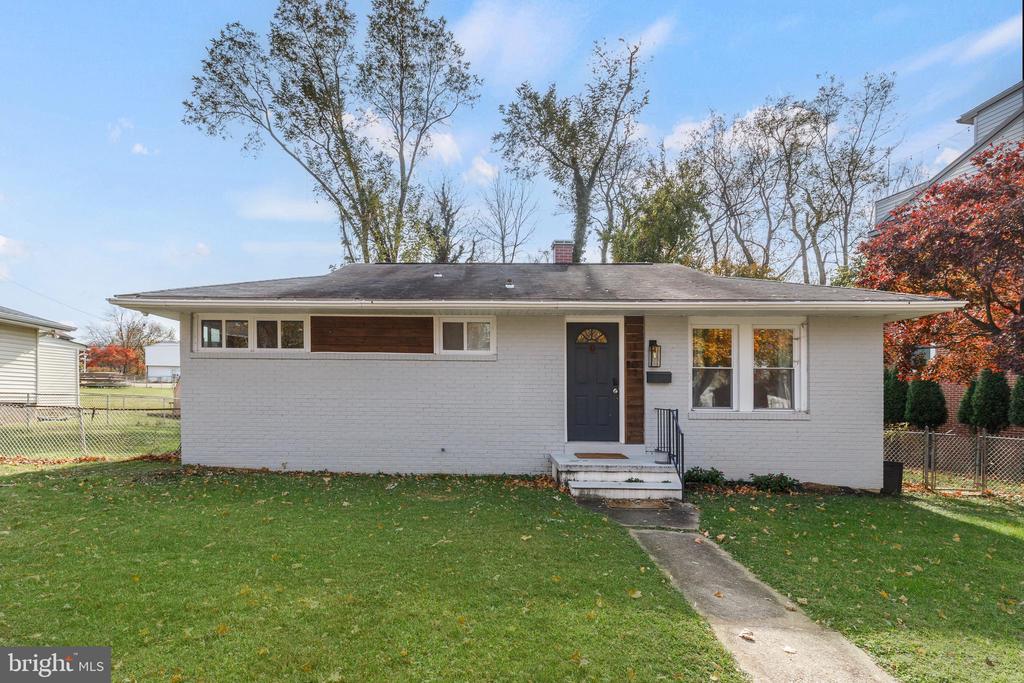 1407 REDFERN AVENUE