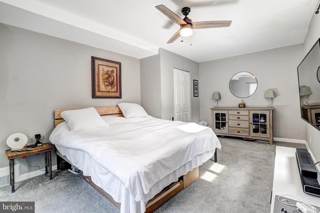 1407 REDFERN AVENUE