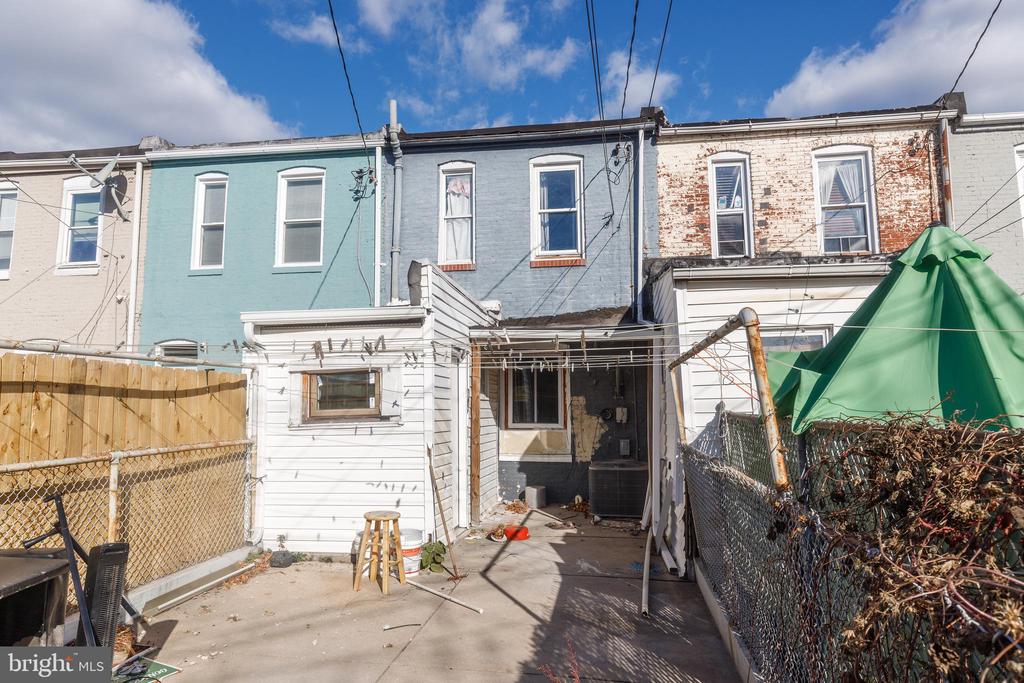 2409 MCELDERRY STREET