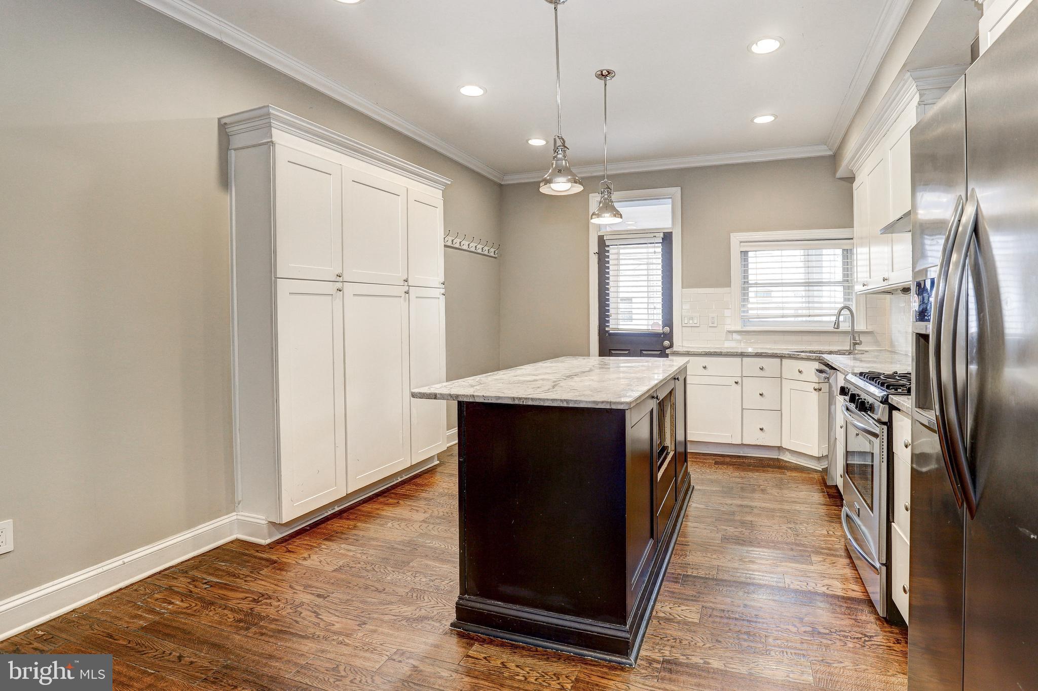 505 S LAKEWOOD AVENUE