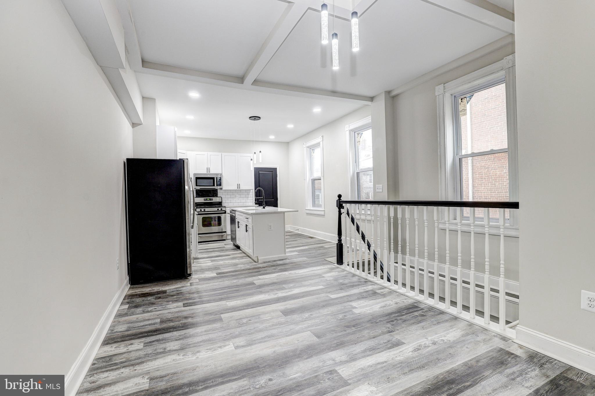 428 S AUGUSTA AVENUE