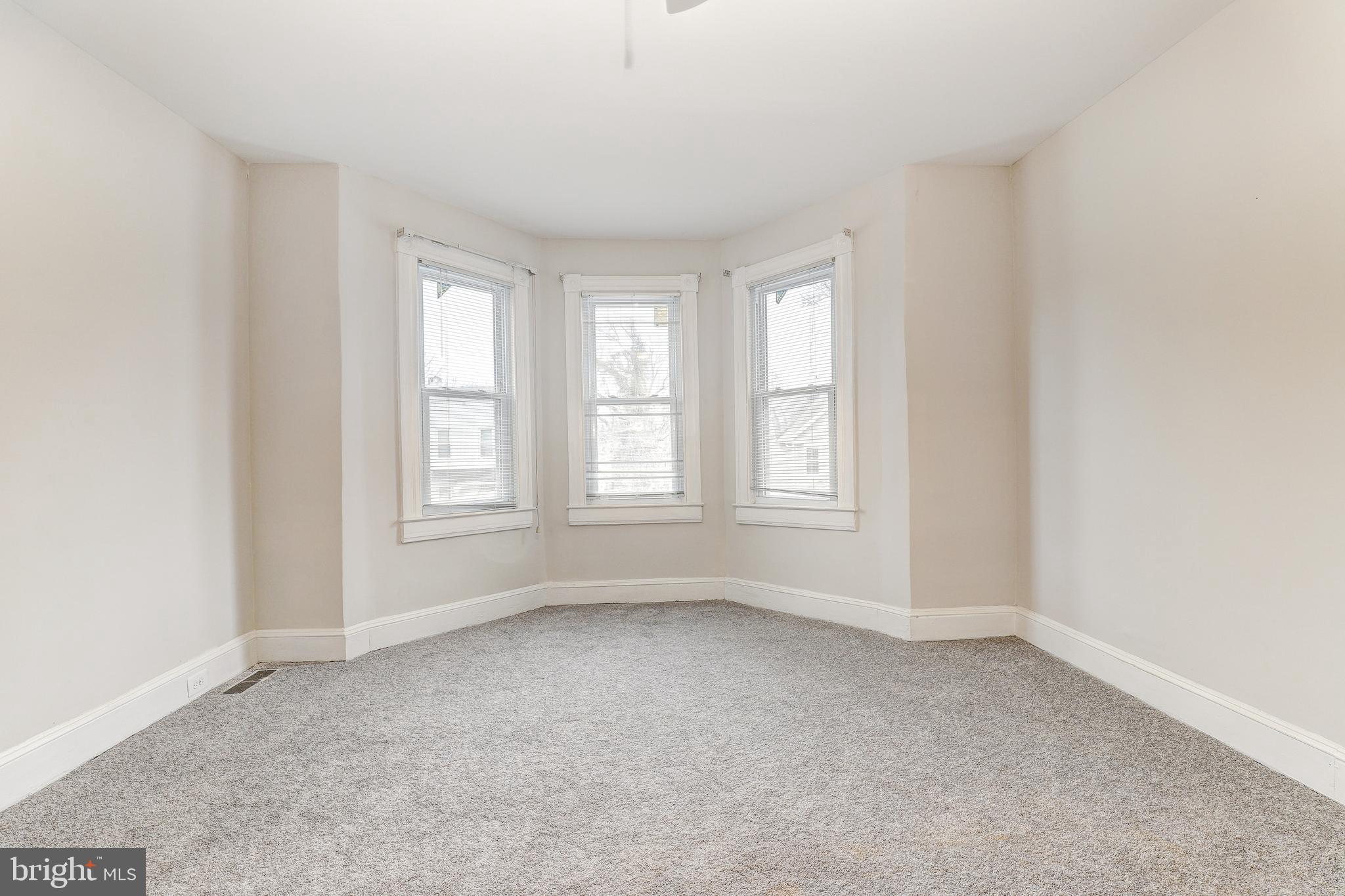 428 S AUGUSTA AVENUE