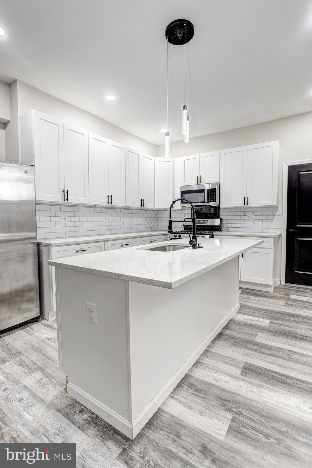 428 S AUGUSTA AVENUE