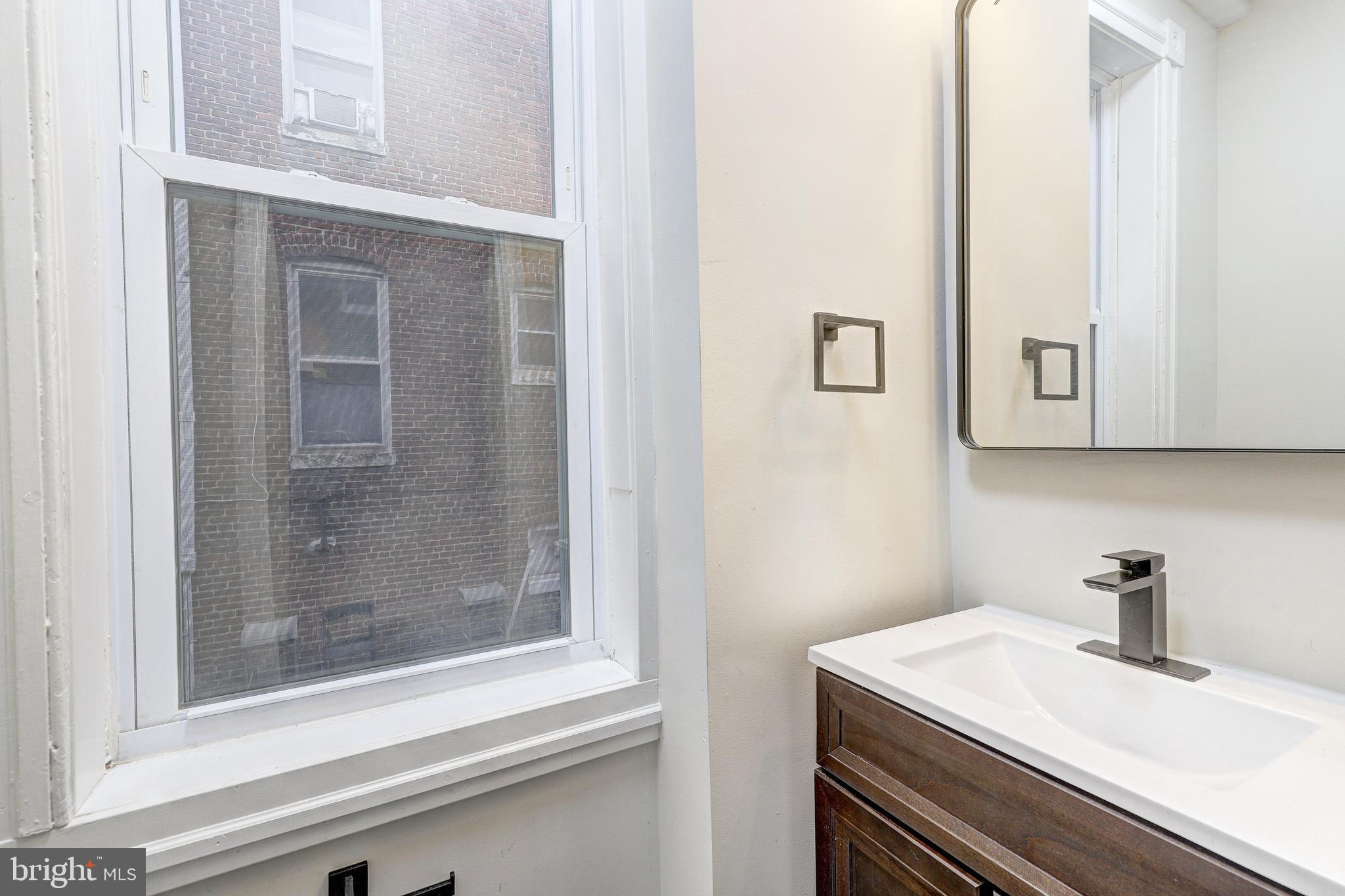 428 S AUGUSTA AVENUE