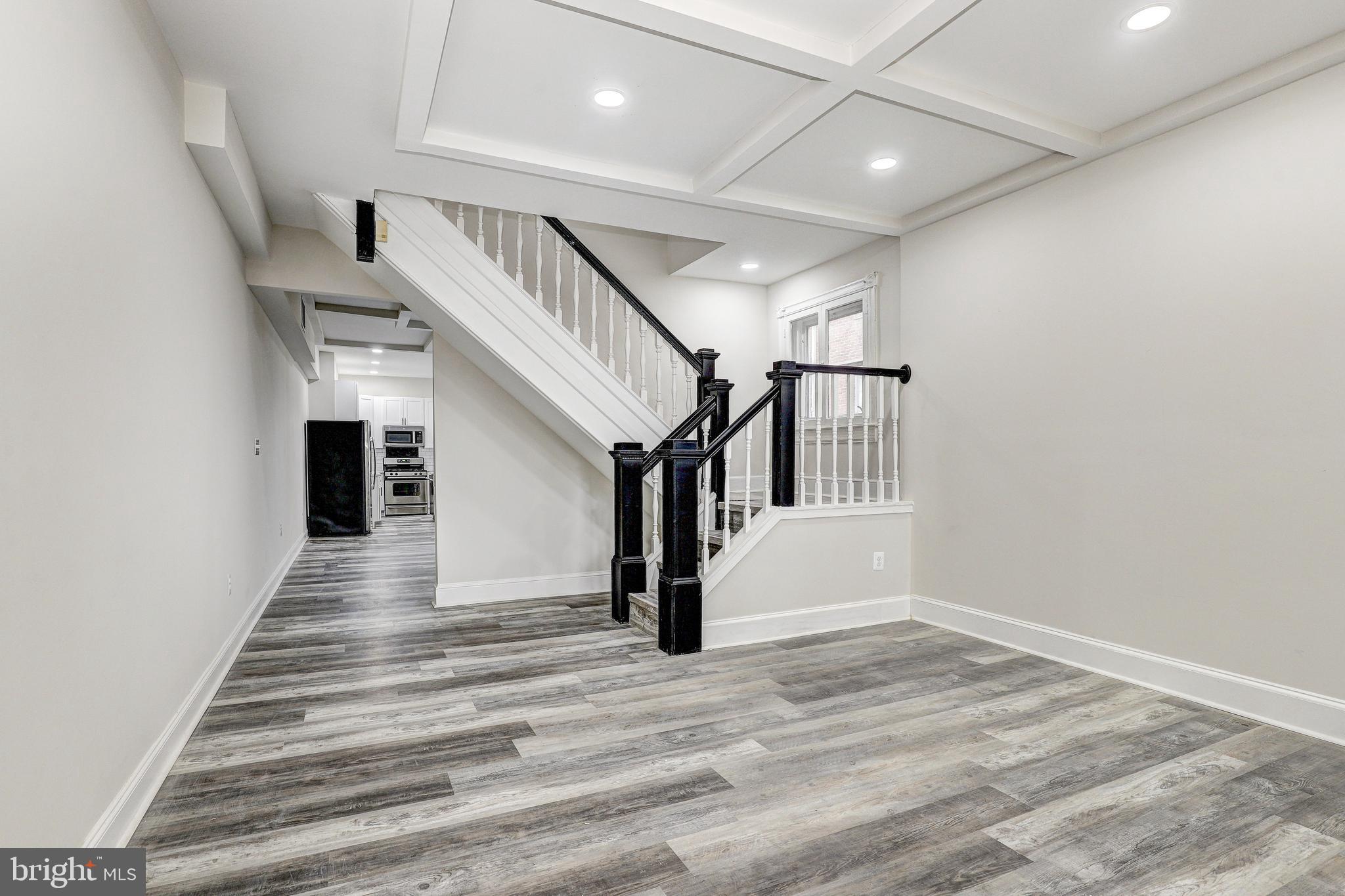 428 S AUGUSTA AVENUE