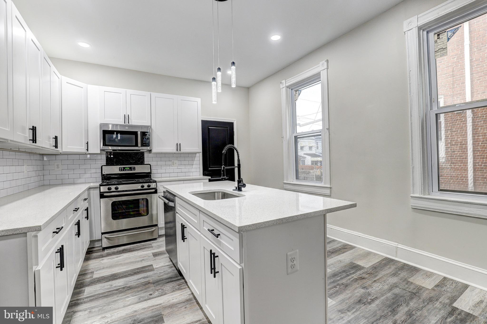 428 S AUGUSTA AVENUE